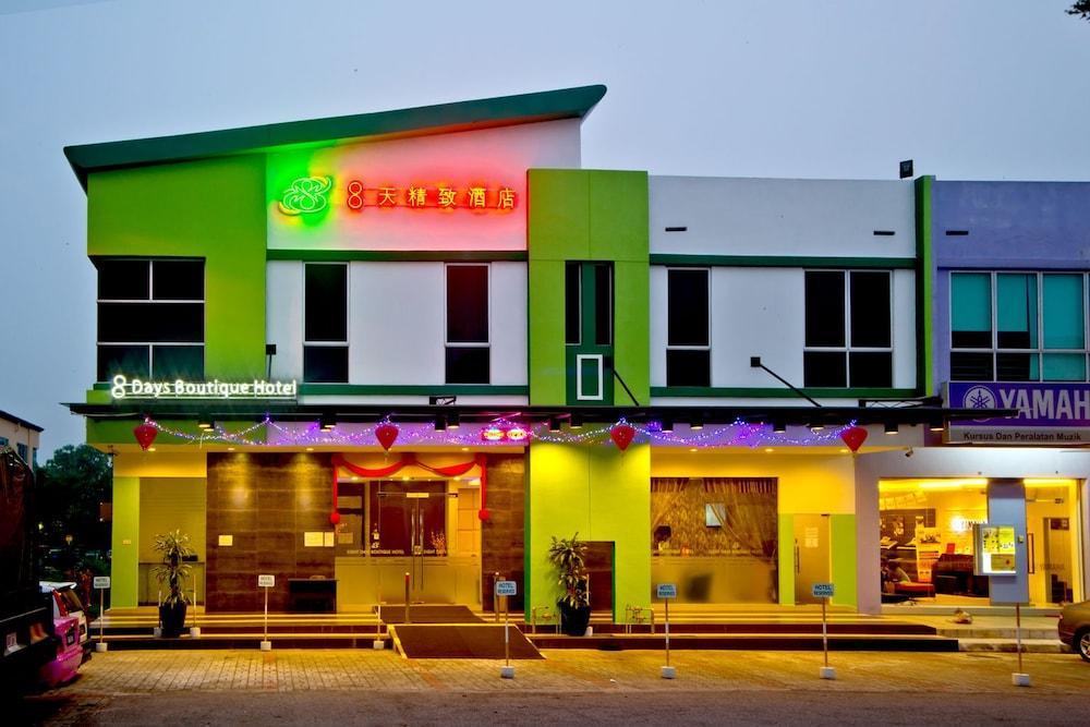 Hotel Zamburger Skudai Esterno foto