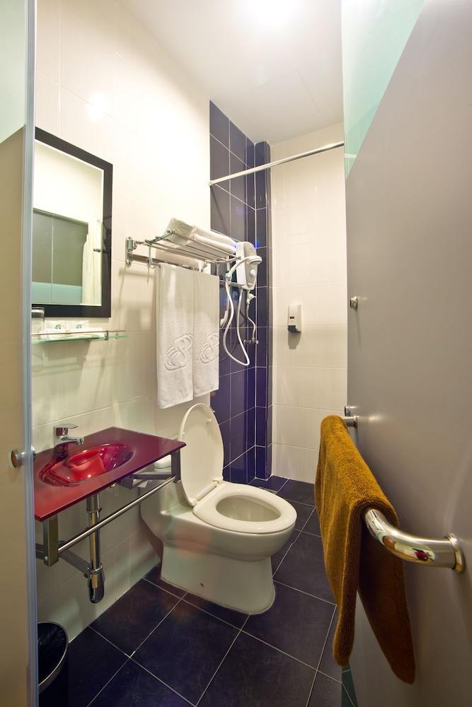 Hotel Zamburger Skudai Esterno foto