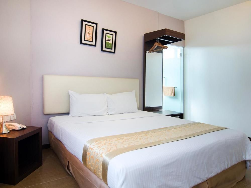 Hotel Zamburger Skudai Esterno foto