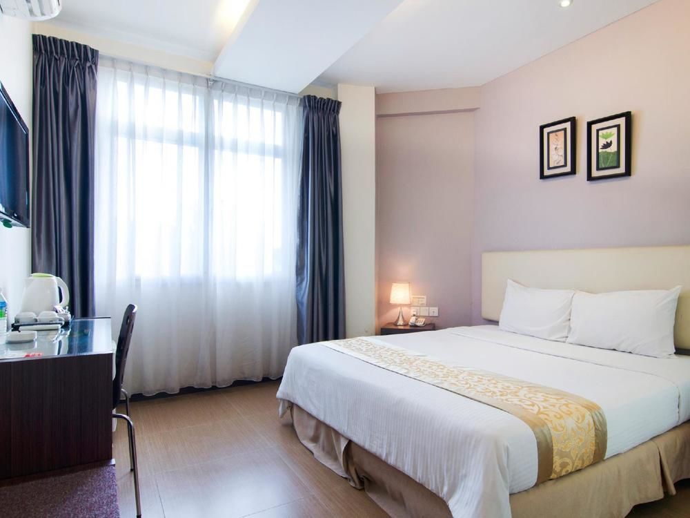 Hotel Zamburger Skudai Esterno foto