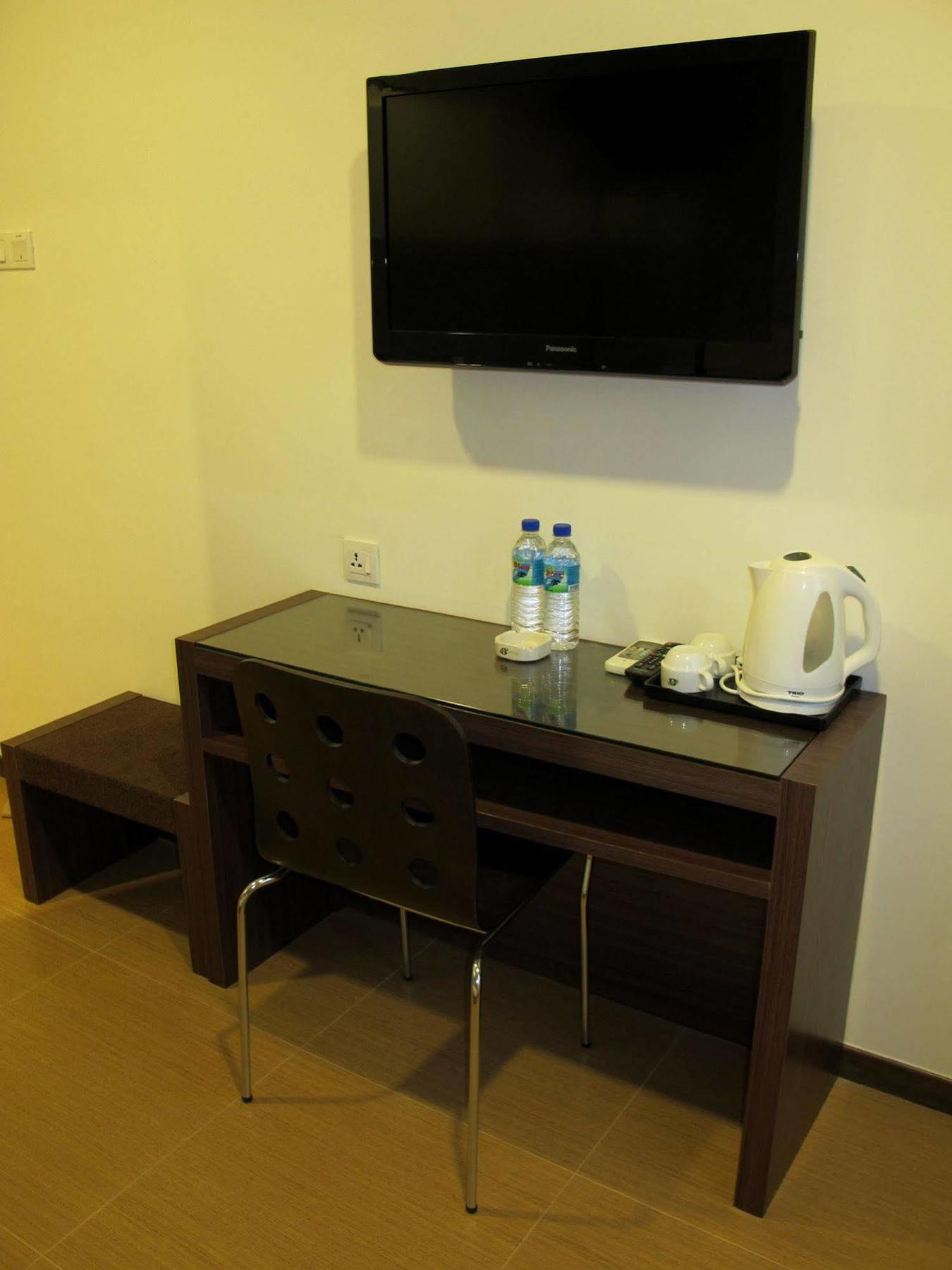 Hotel Zamburger Skudai Esterno foto
